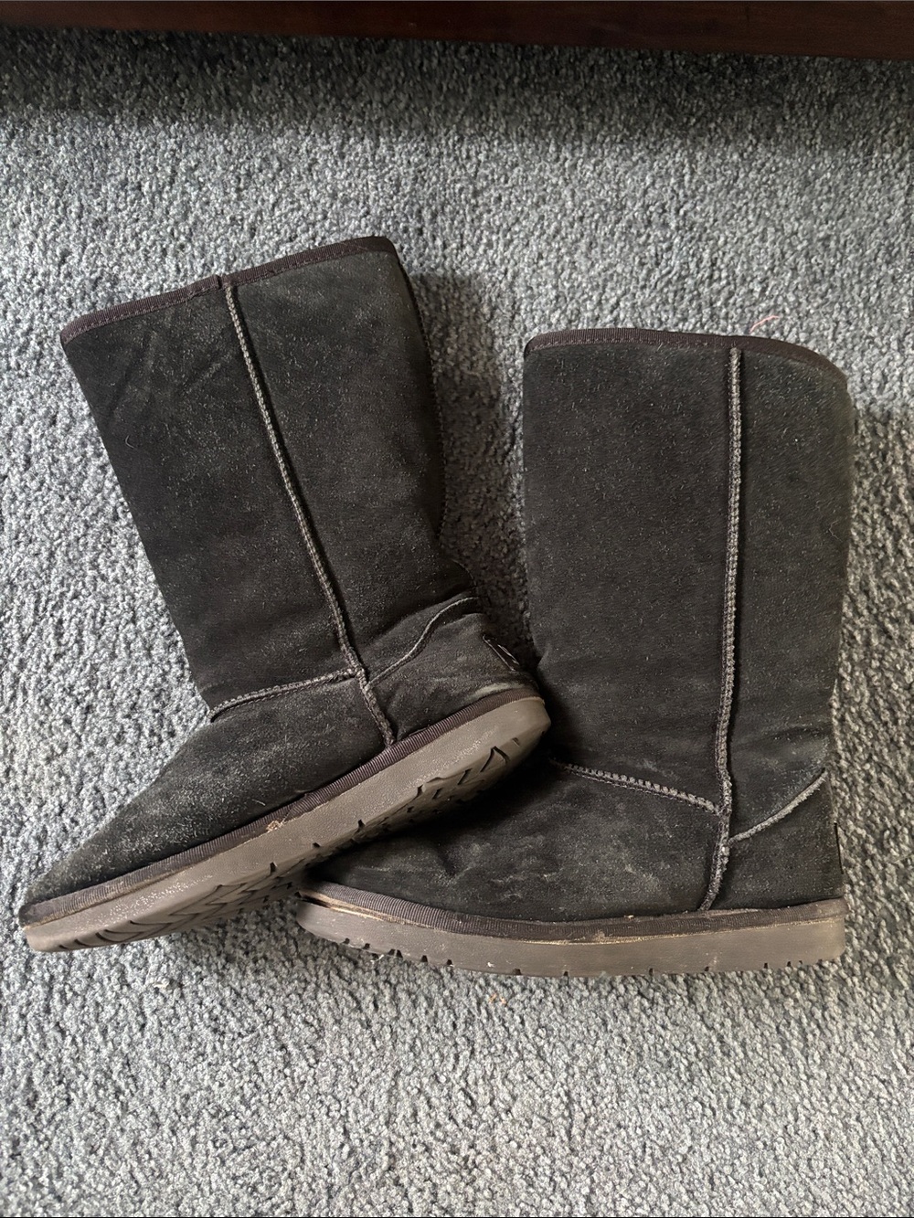UGG Classic Tall Suede Winter Boots in black size 8
